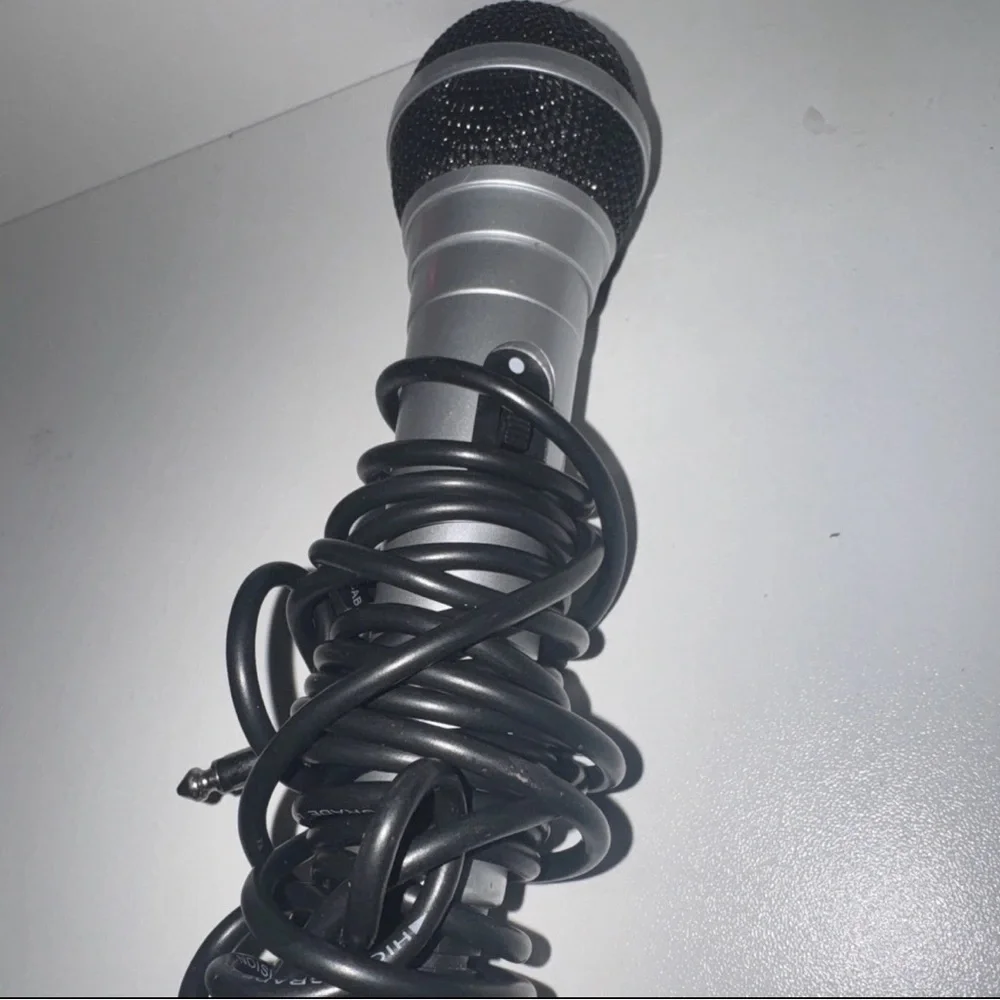 CES High Grade Professional Low-Noise Cable Microphone On Off Switch Silver